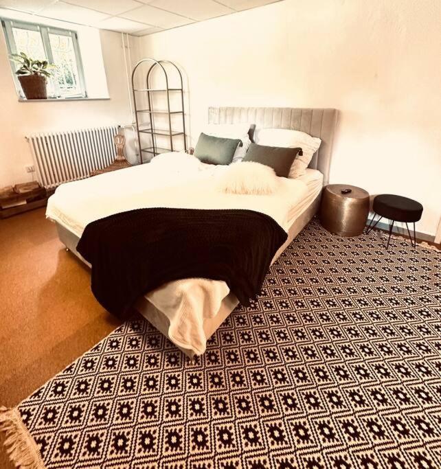 Privatzimmer, Geteiltes Bad Und Toilette Apartment *