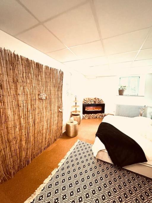 Privatzimmer, Geteiltes Bad Und Toilette * Würzburg